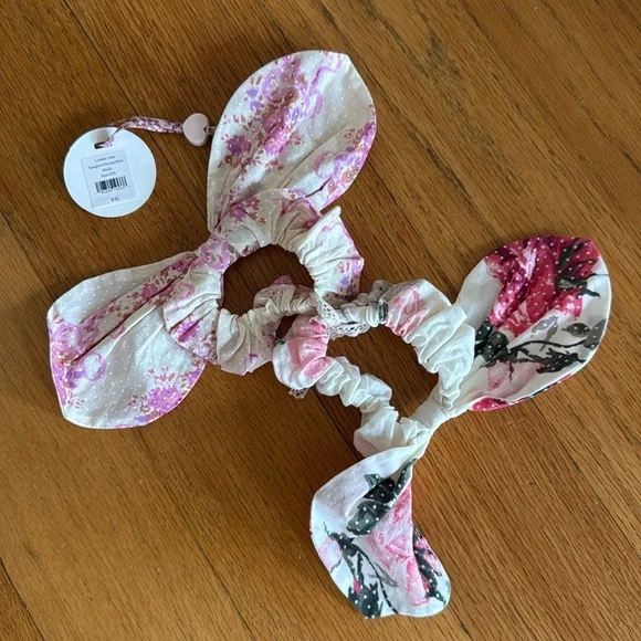 LOVESHACKFANCY Hair Scrunchies Set - Picture 1 of 4